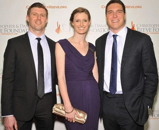 Alexandra Reeve with her siblings